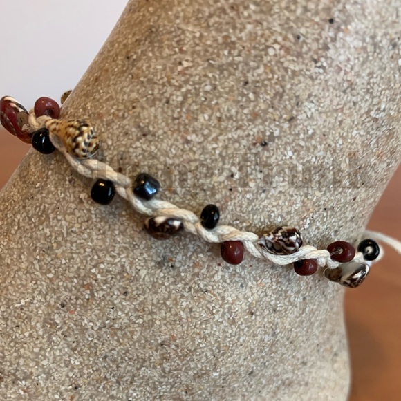 Mini Sea Shell Macrame Anklet –  Natural Adjustable Beach Boho Jewelry - Picture 4 of 5